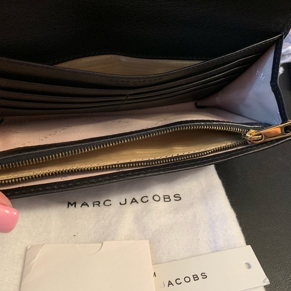 Marc Jacobs Wallet - Picture 5 of 8